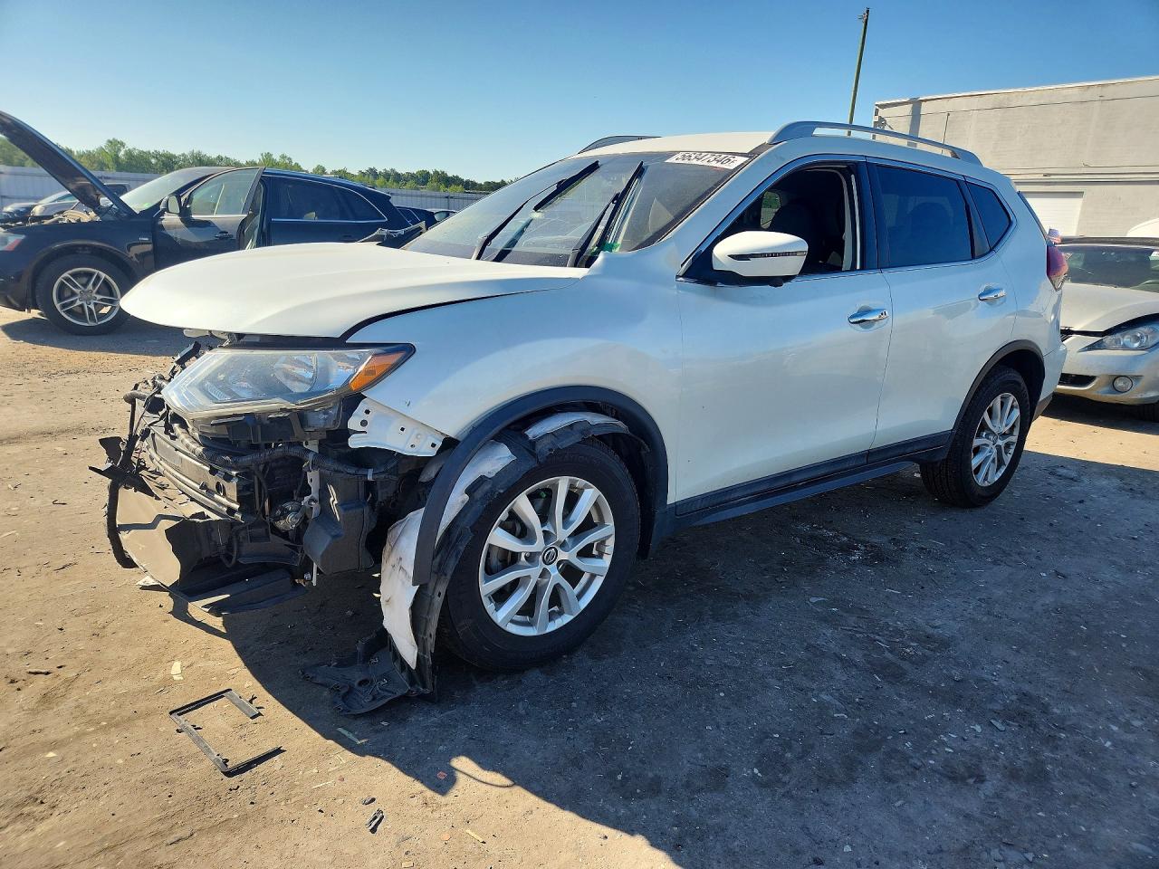 Salvage Nissan Rogue Image