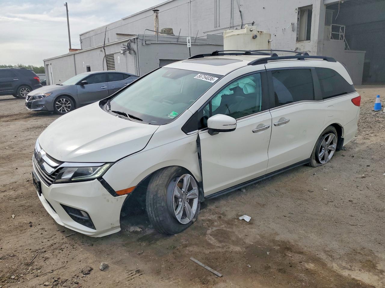 Salvage Honda Odyssey Image