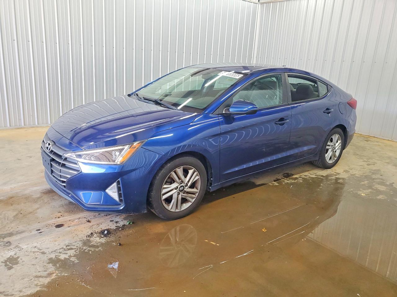Salvage Hyundai ELANTRA Image