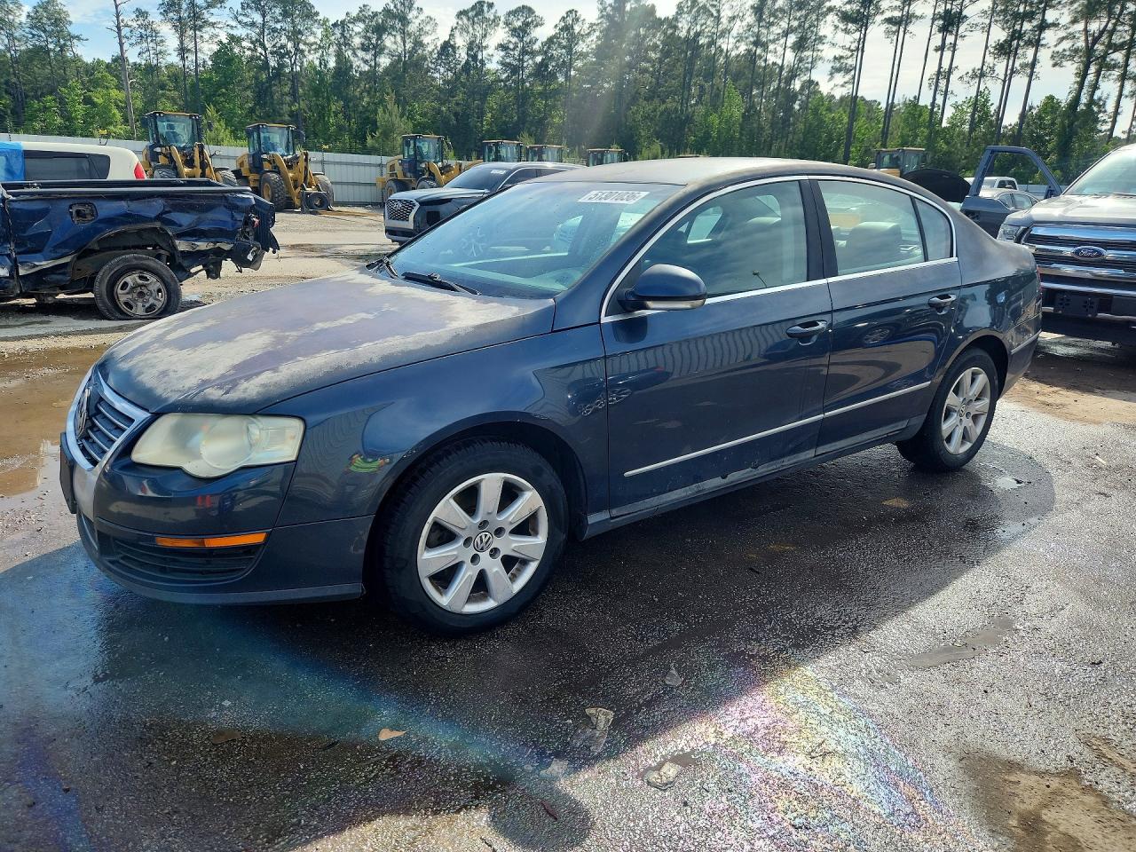 Salvage Volkswagen Passat Image