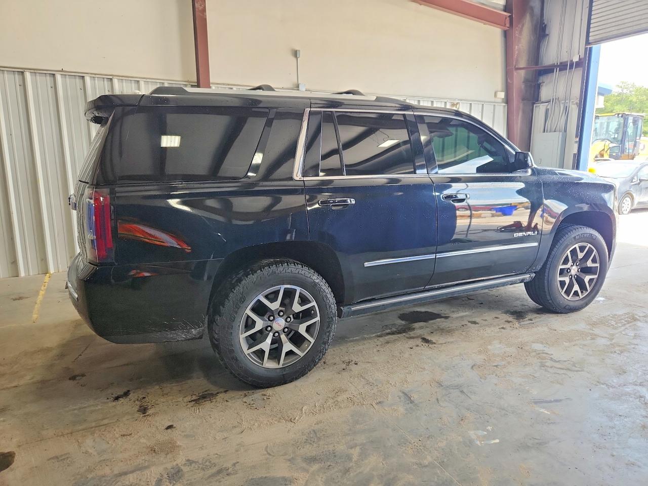 GMC Yukon Denali