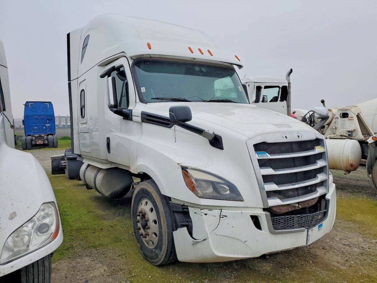 Salvage Freightliner Cascadia 1 Image