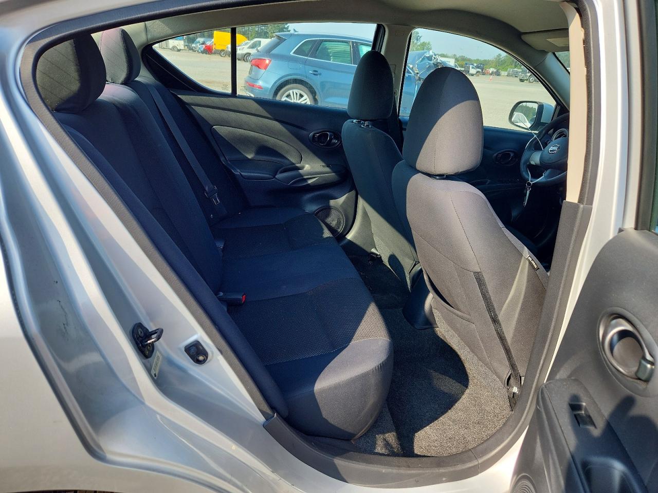 Nissan Versa 1.6 S
