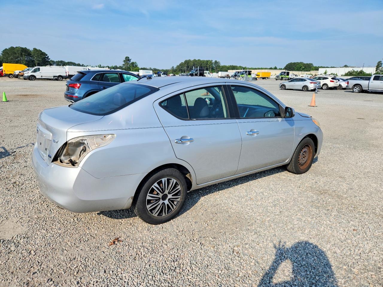 Nissan Versa 1.6 S