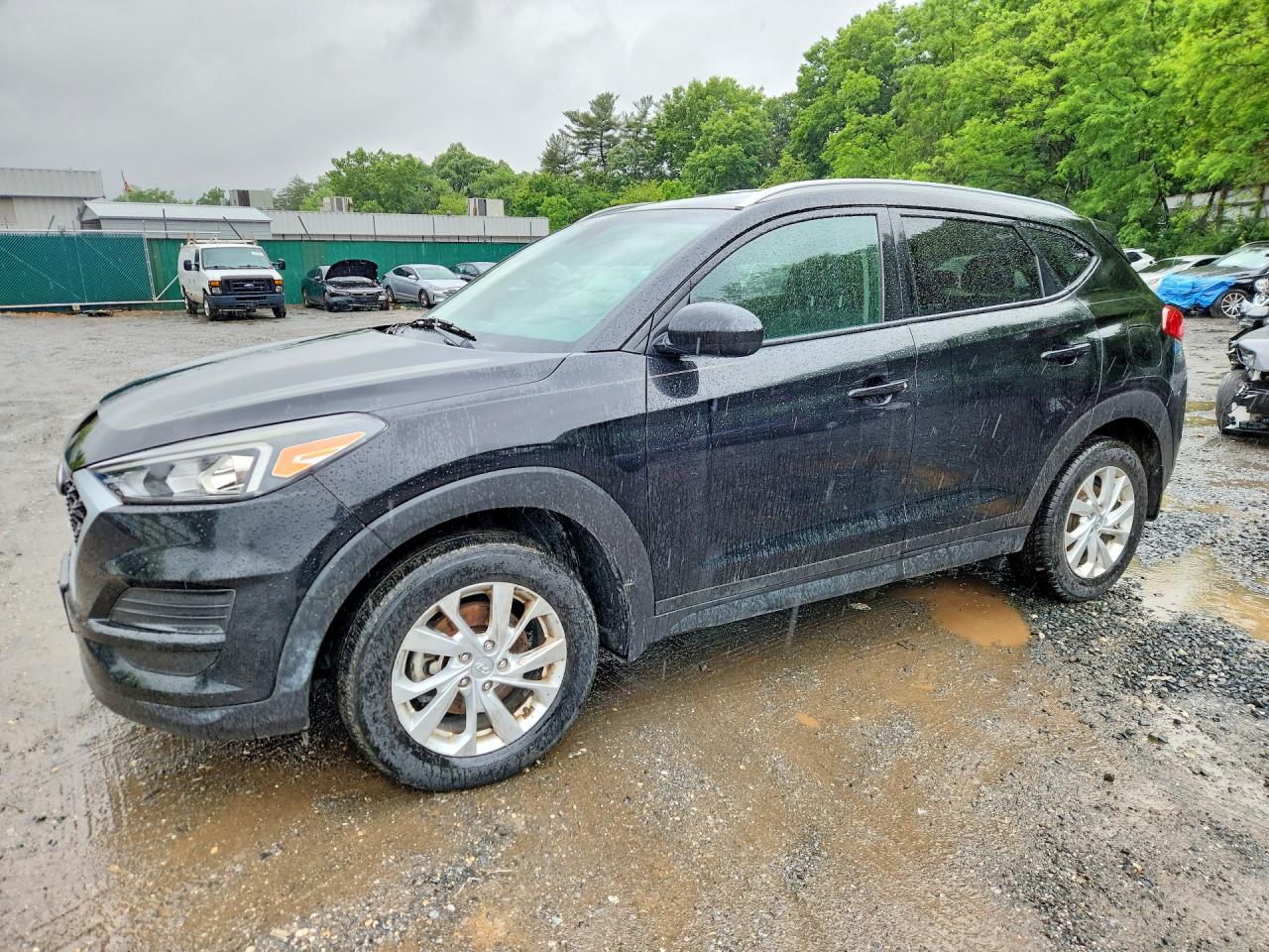 Salvage Hyundai TUCSON Image