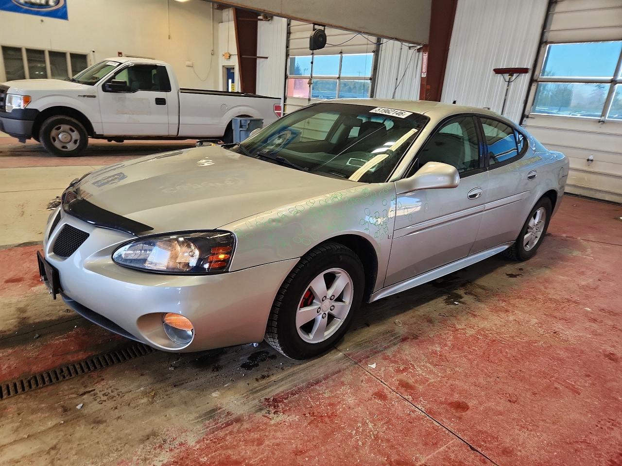 Salvage Pontiac Grandprix Image