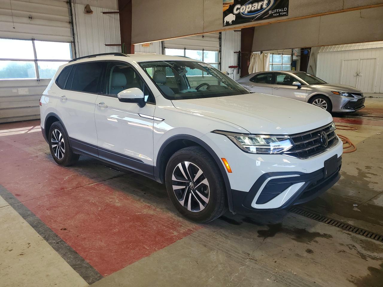 Volkswagen Tiguan S