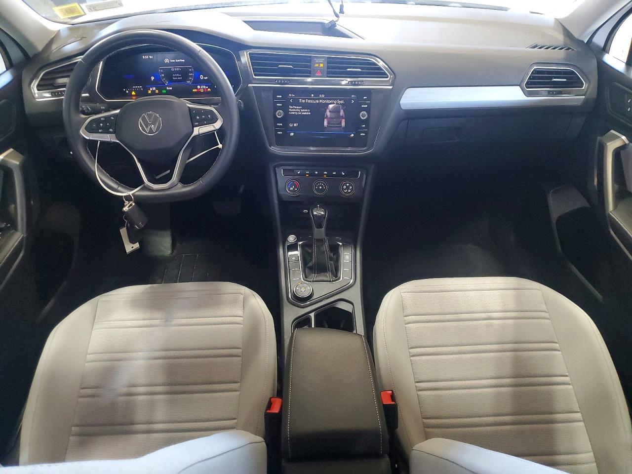 Volkswagen Tiguan S