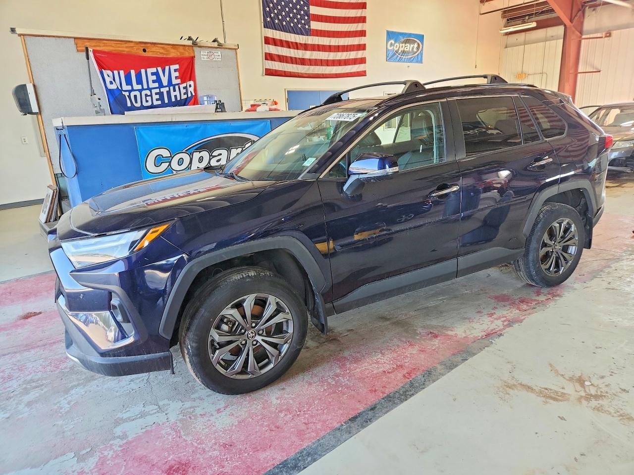 Salvage Toyota RAV4 Image