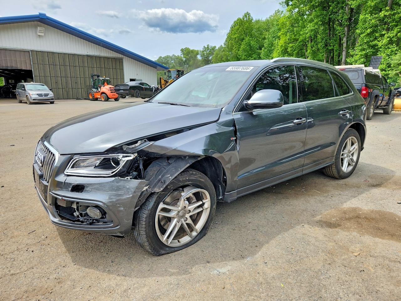 Salvage Audi Q5 Image