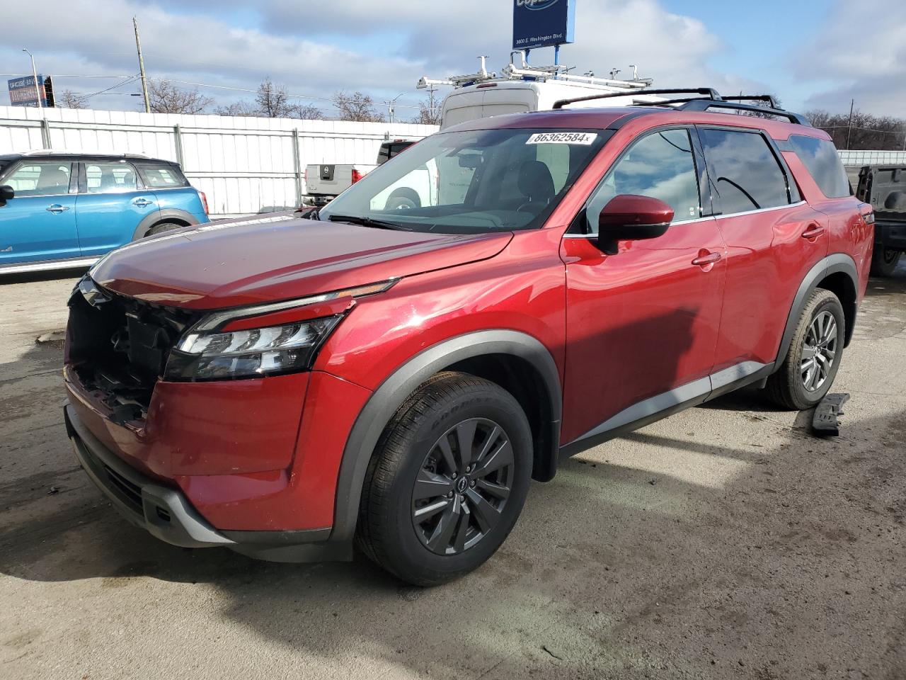 Salvage Nissan Pathfinder Image