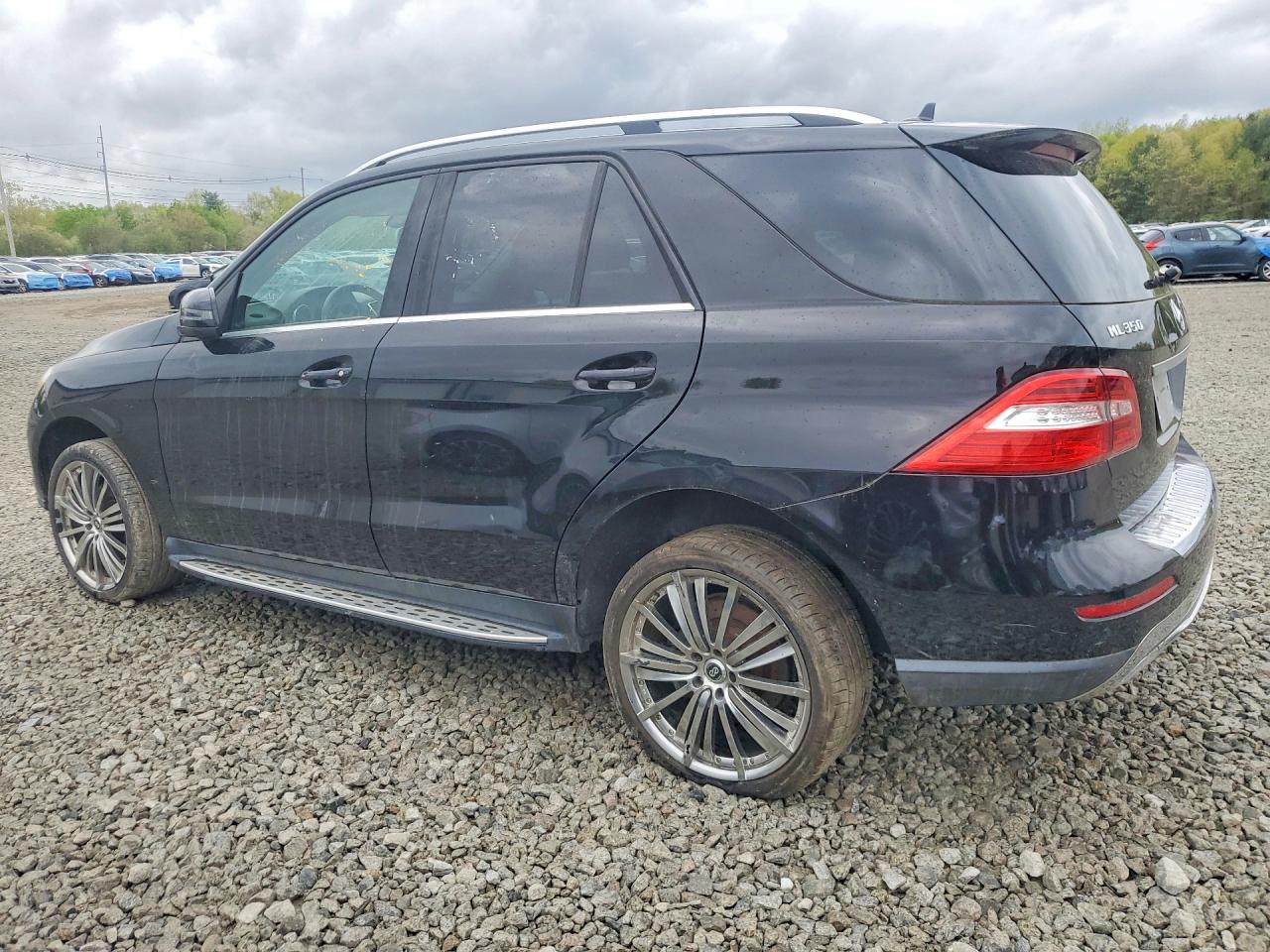 Mercedes-Benz M-Class 350 Bluetec