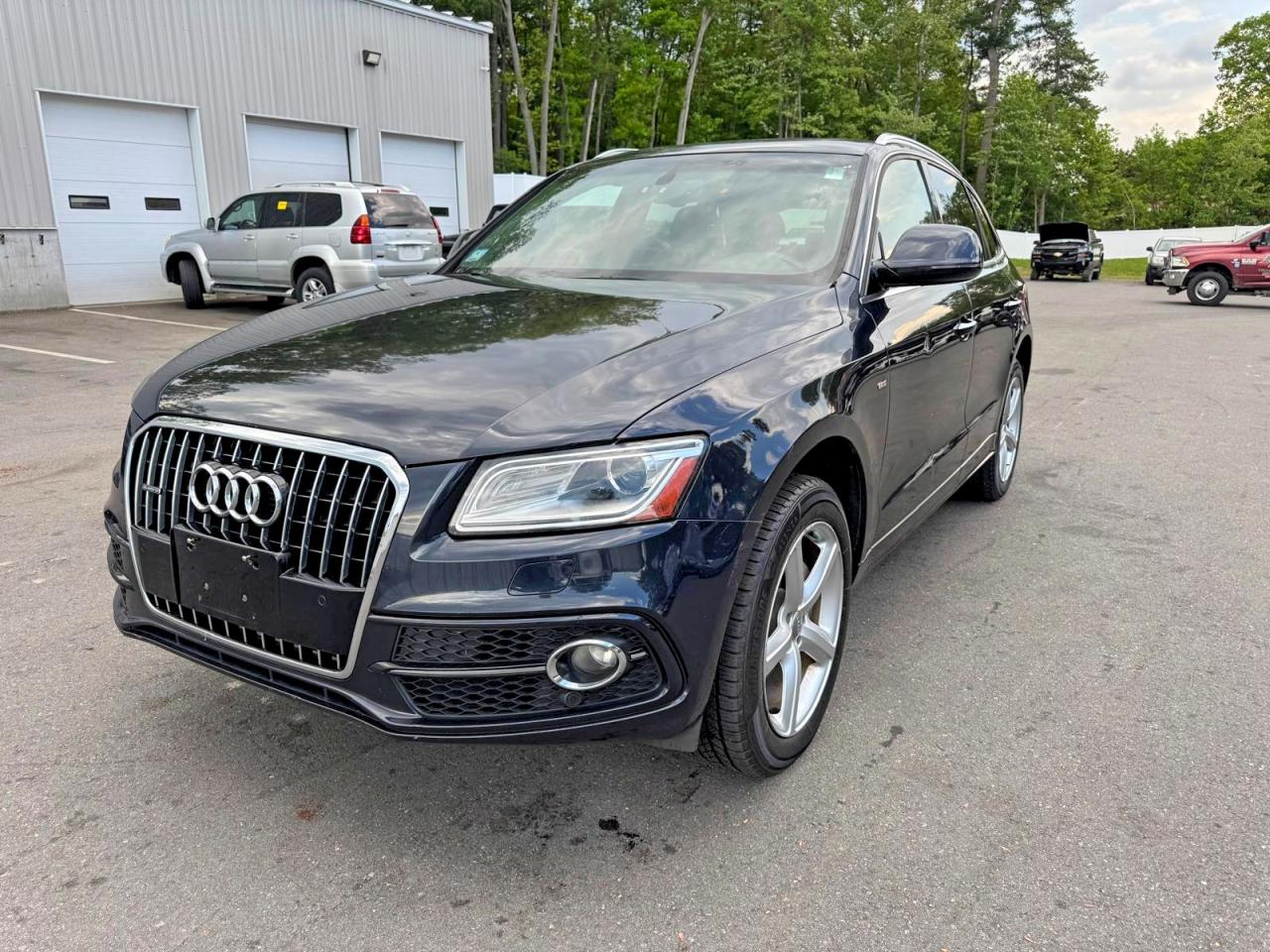 Salvage Audi Q5 Image