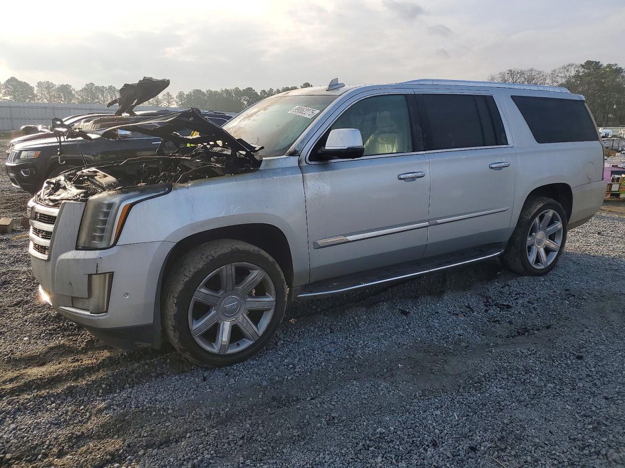 Salvage Cadillac Escalade Image