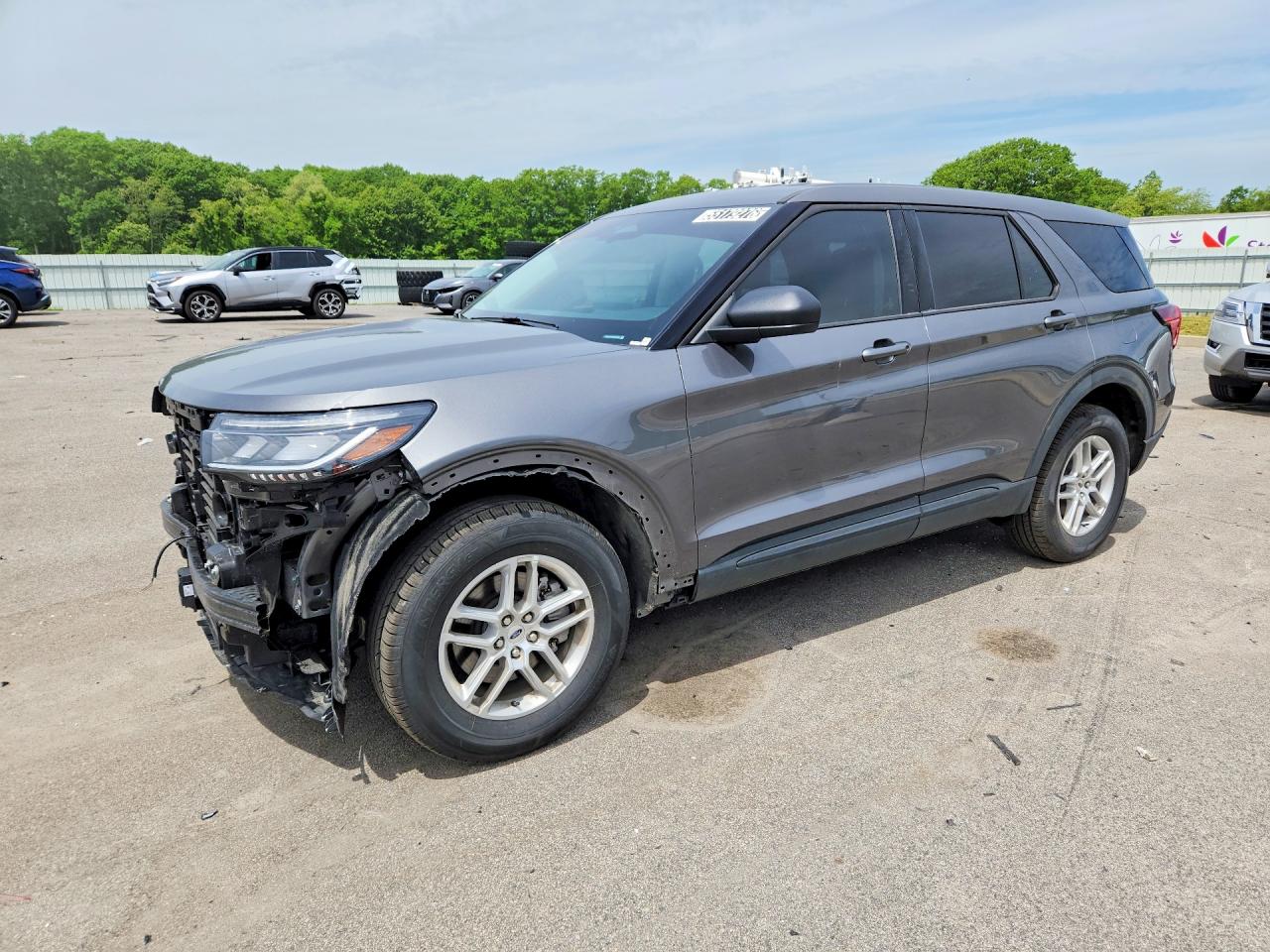 Salvage Ford Explorer Image