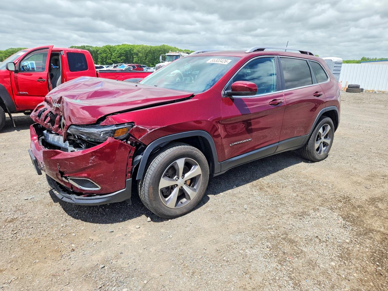 Salvage Jeep Cherokee Image