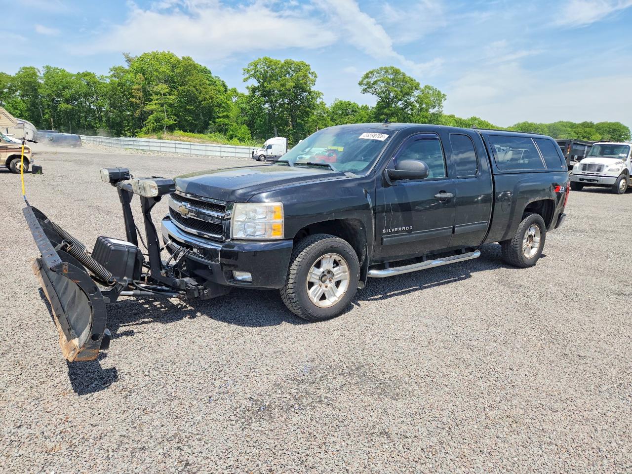Salvage Chevrolet Silverado Image