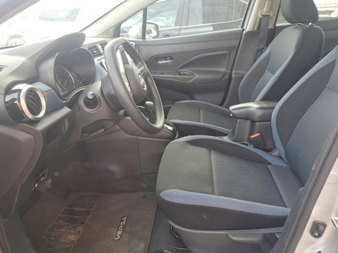 Nissan Versa Sv