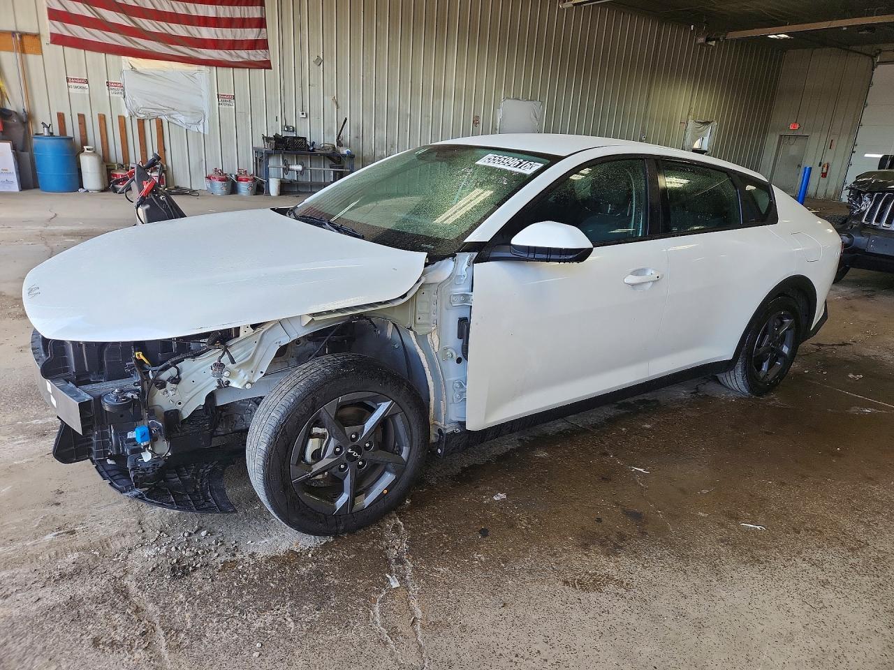 Salvage Kia K4 Image