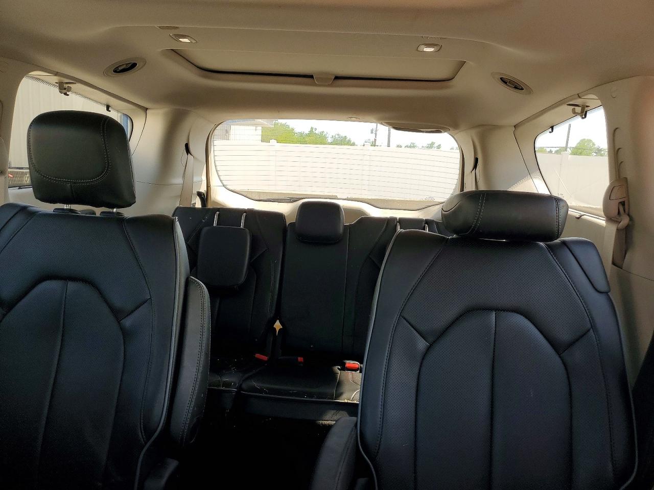 Chrysler Pacifica Limited