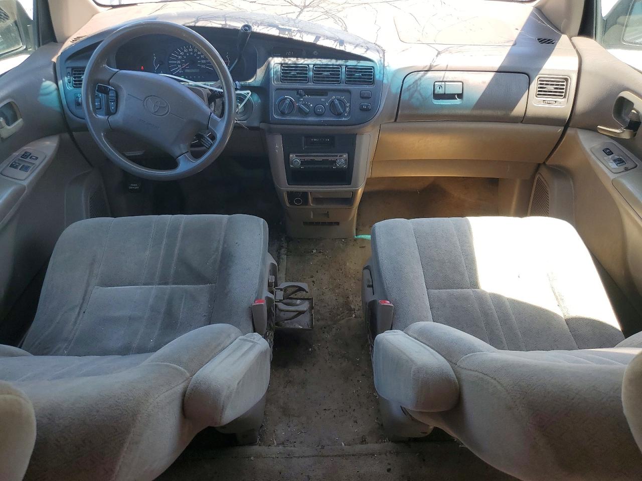 Toyota Sienna Ce