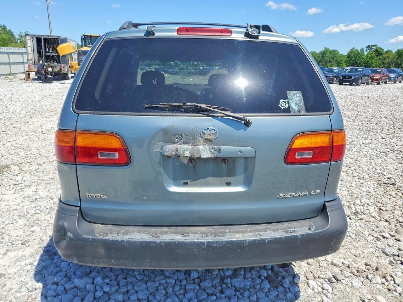 Toyota Sienna Ce
