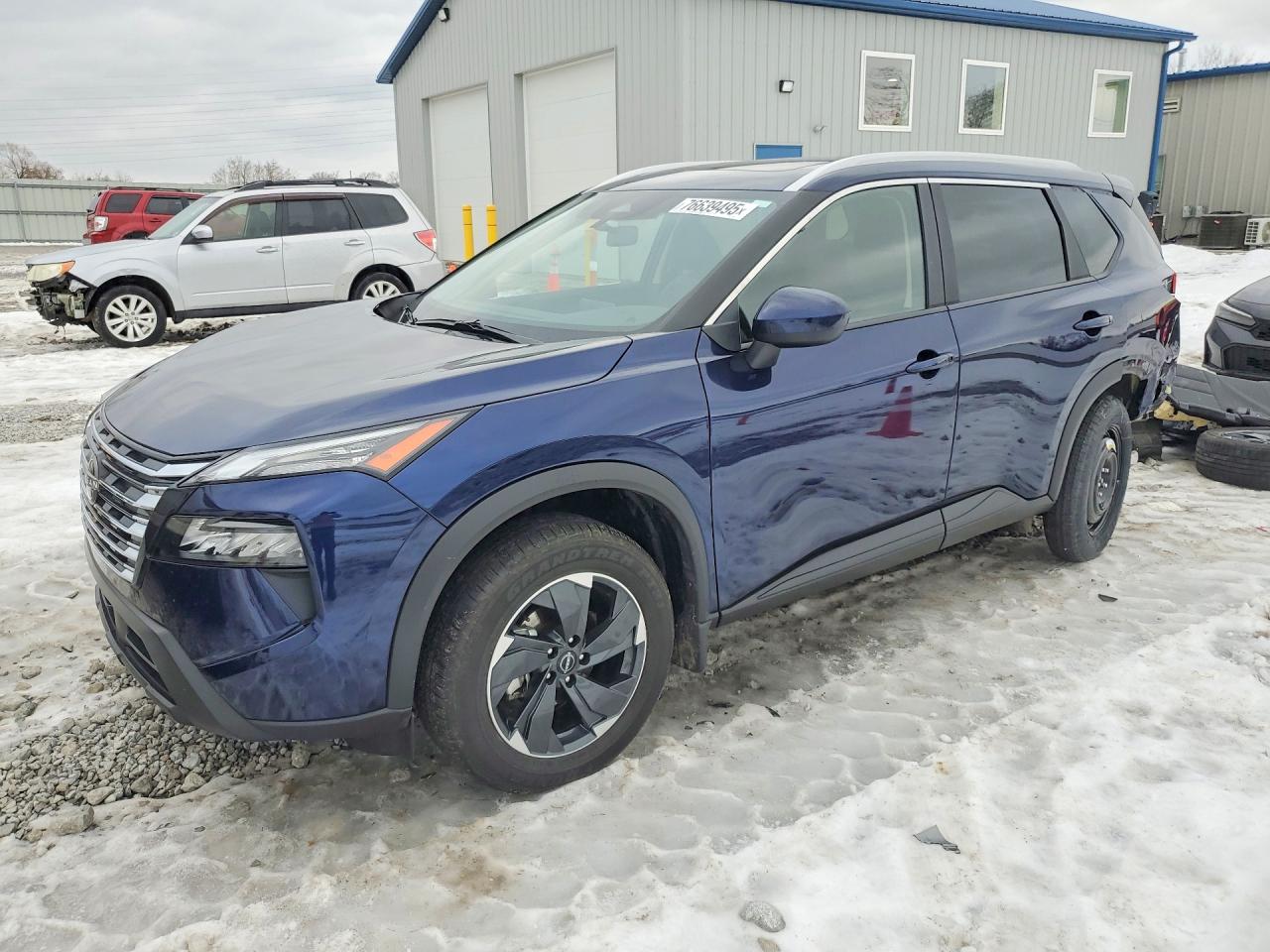 Salvage Nissan Rogue Image