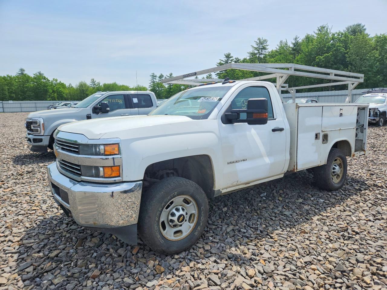 Salvage Chevrolet Silverado Image