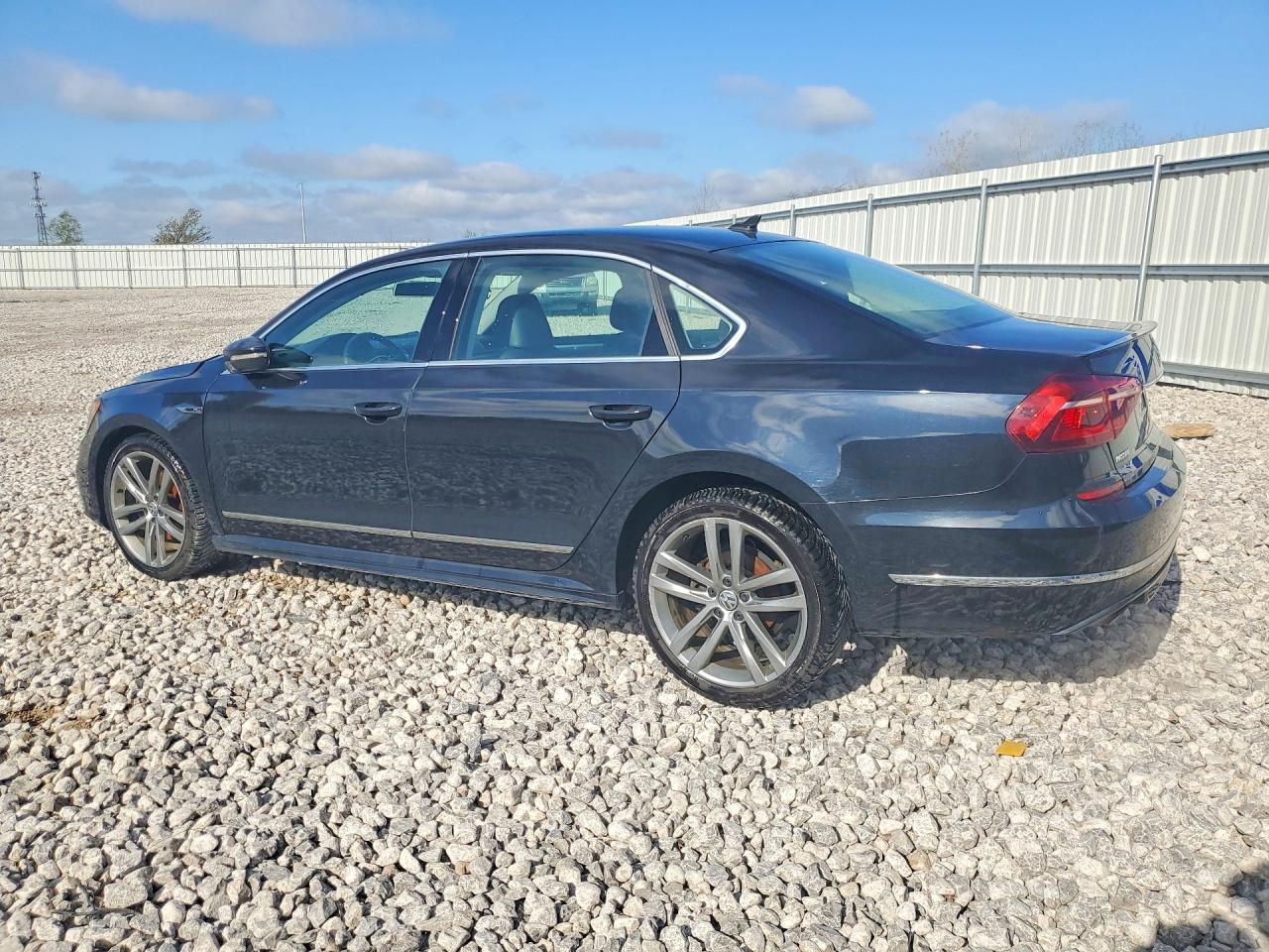 Volkswagen Passat R-line