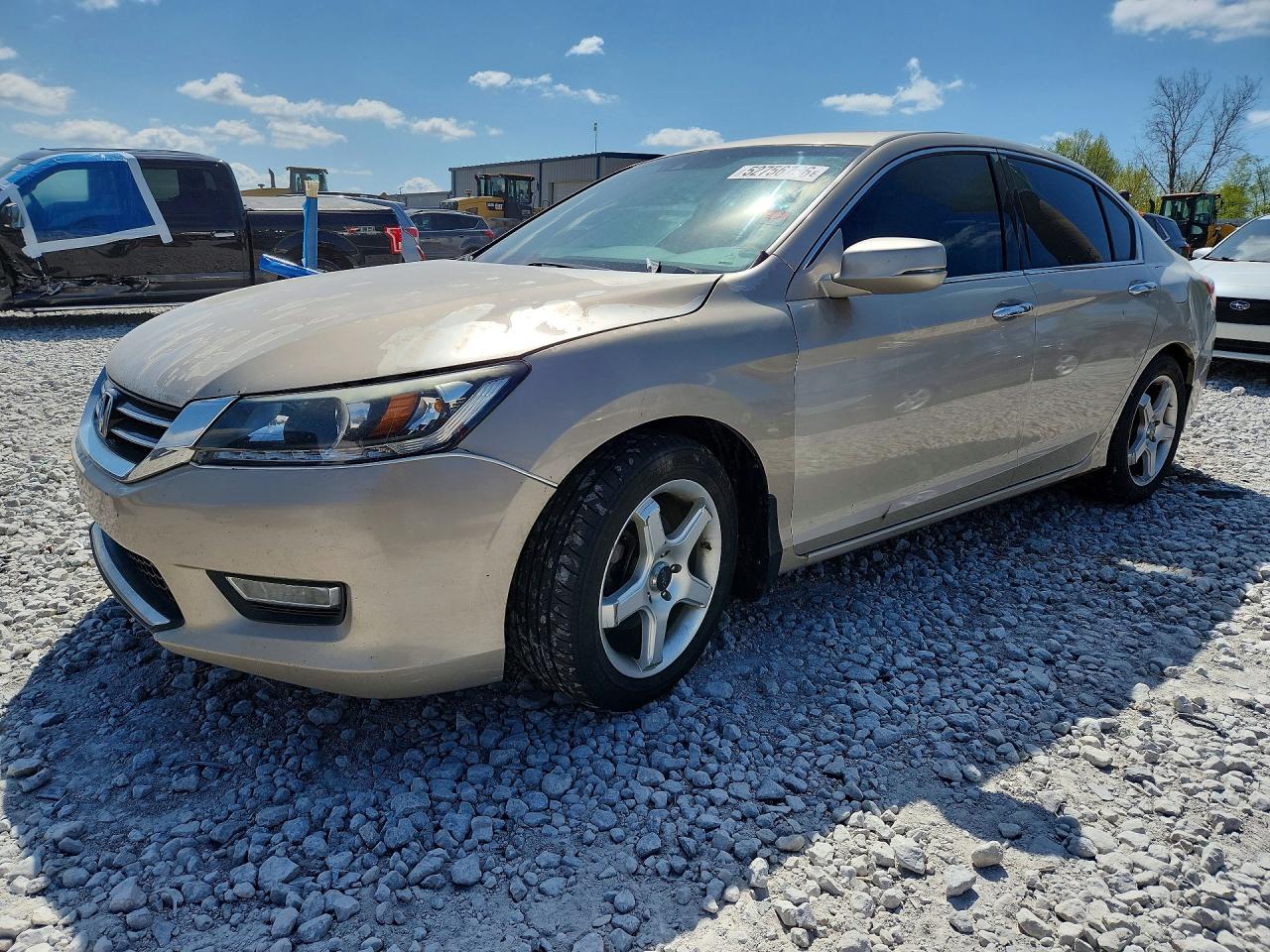 Salvage Honda Accord Image