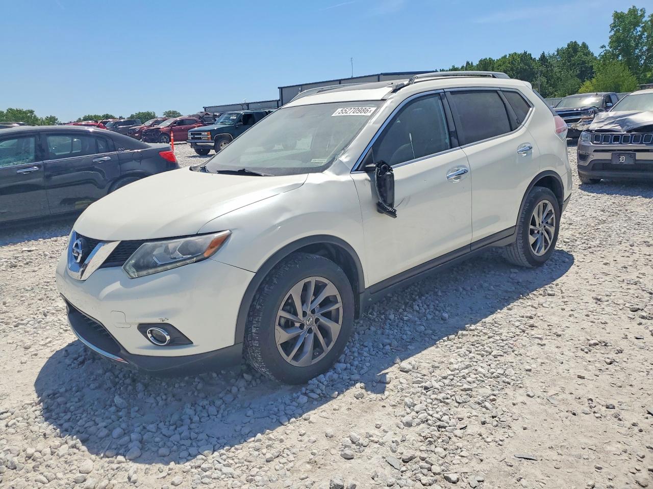 Salvage Nissan Rogue Image
