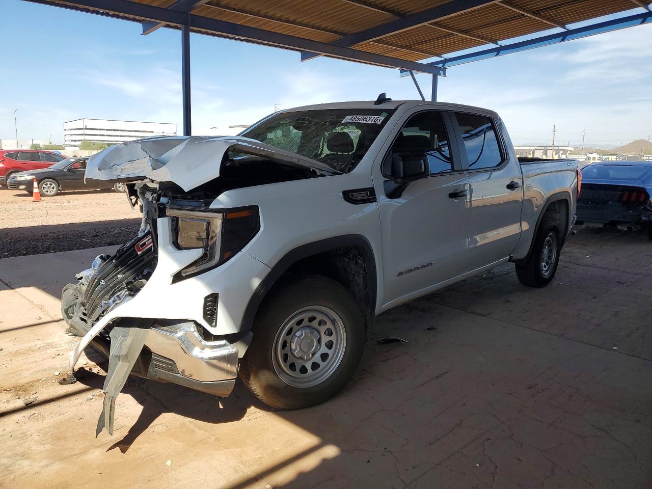 Salvage GMC Sierra Image