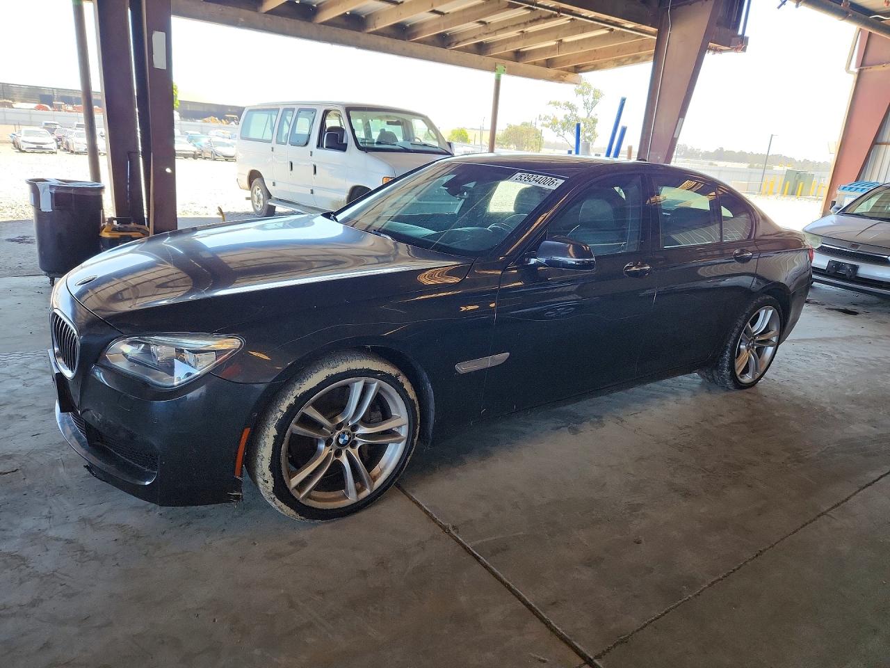 Salvage BMW 7 Series Image