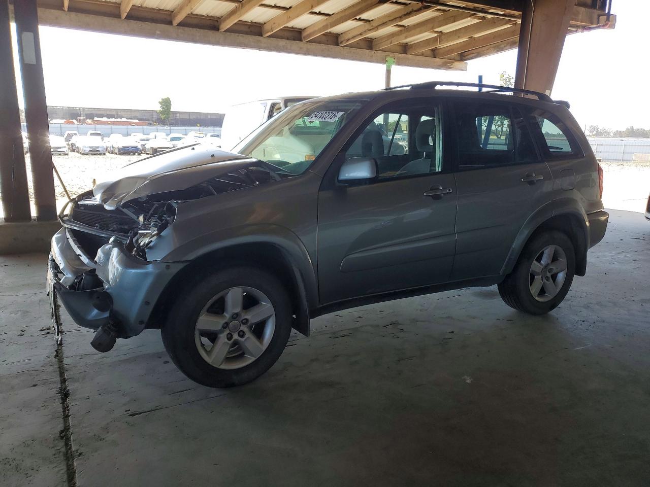 Salvage Toyota RAV4 Image