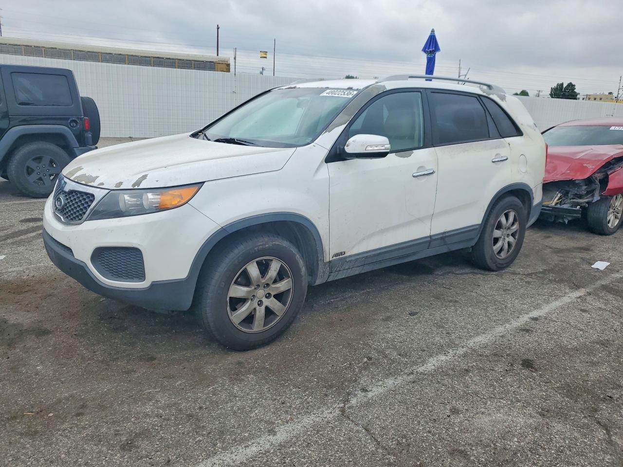 Salvage Kia Sorento Image