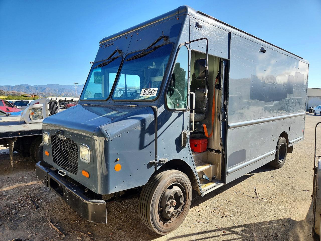 Salvage Freightliner Chassis Image