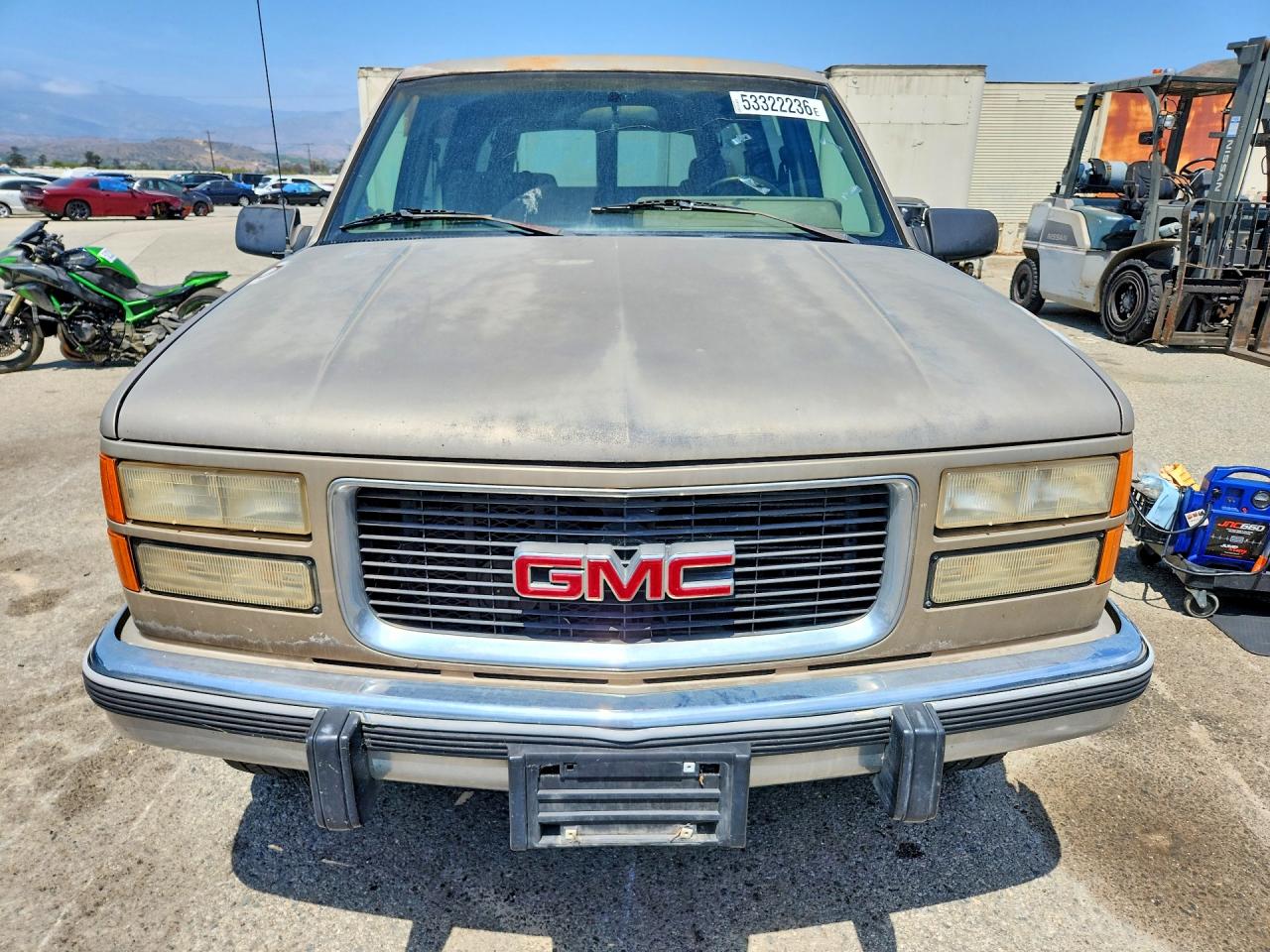 GMC Suburban C2500