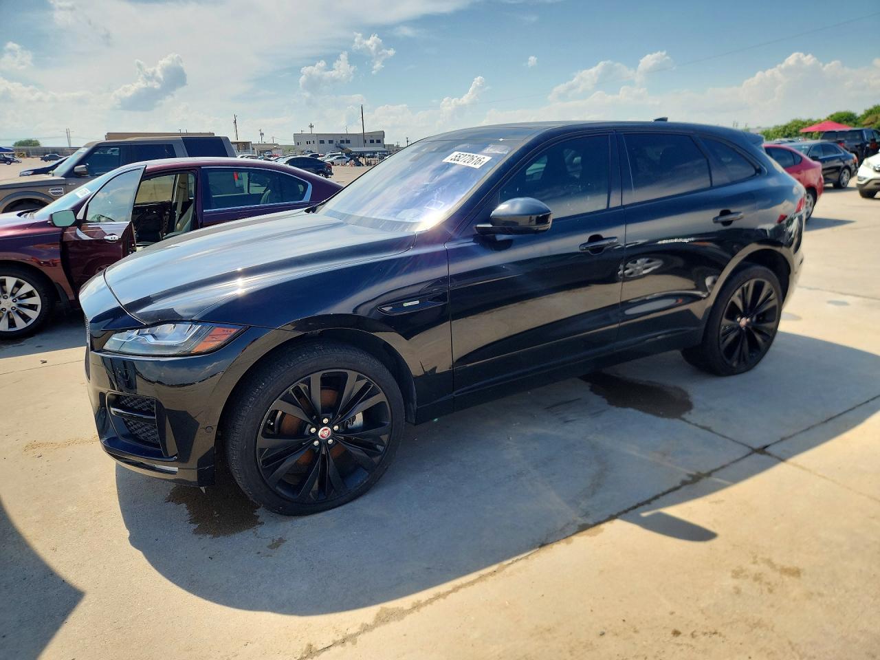 Salvage Jaguar F-PACE Image