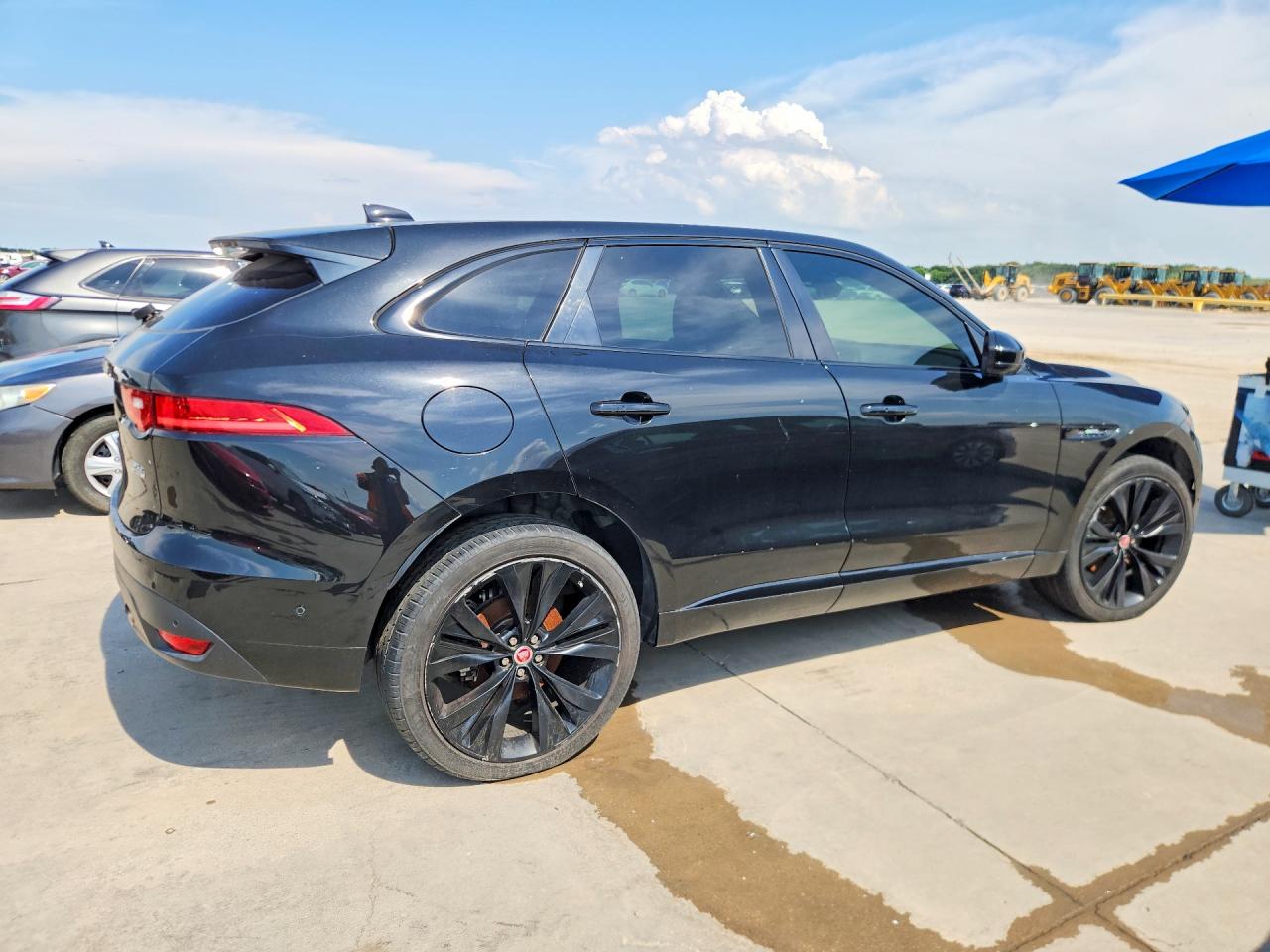 Jaguar F-PACE R - Sport
