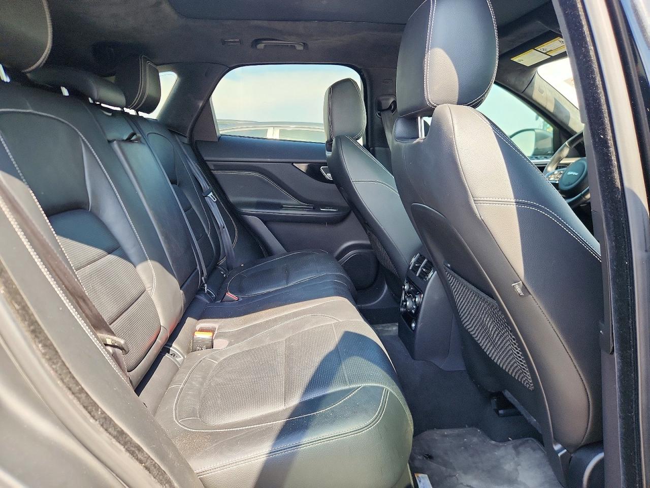 Jaguar F-PACE R - Sport