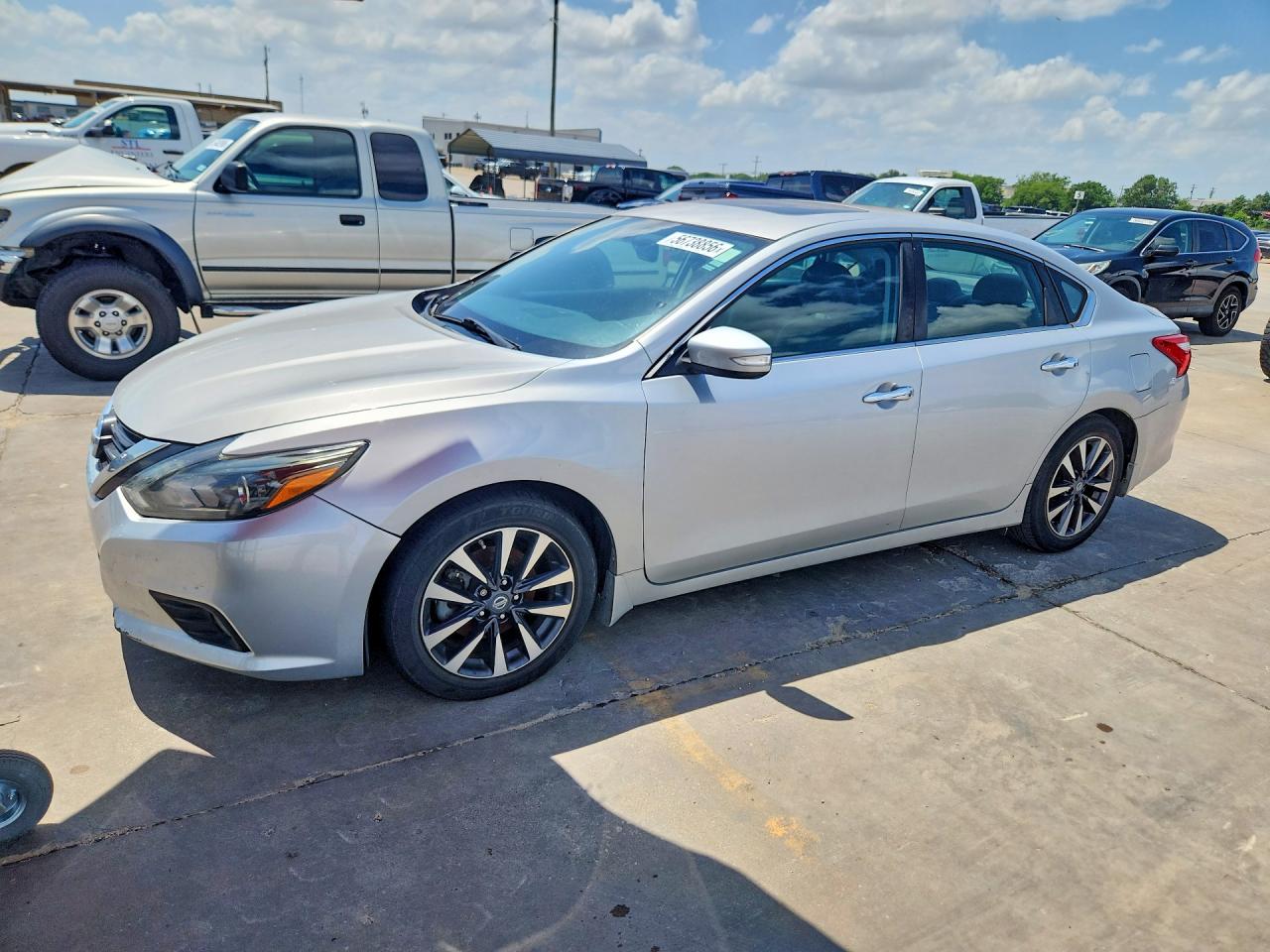 Salvage Nissan Altima Image