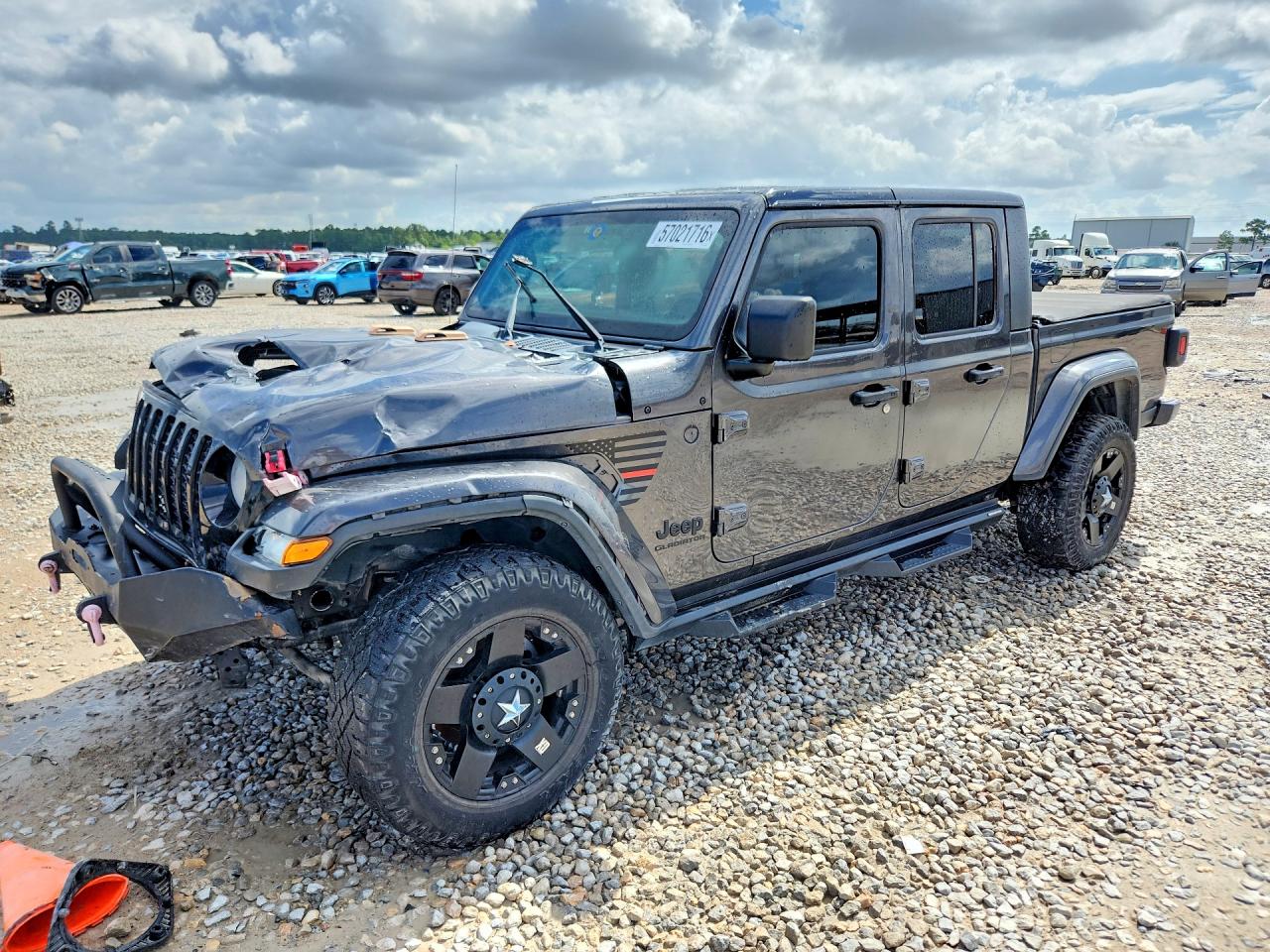Salvage Jeep Gladiator Image