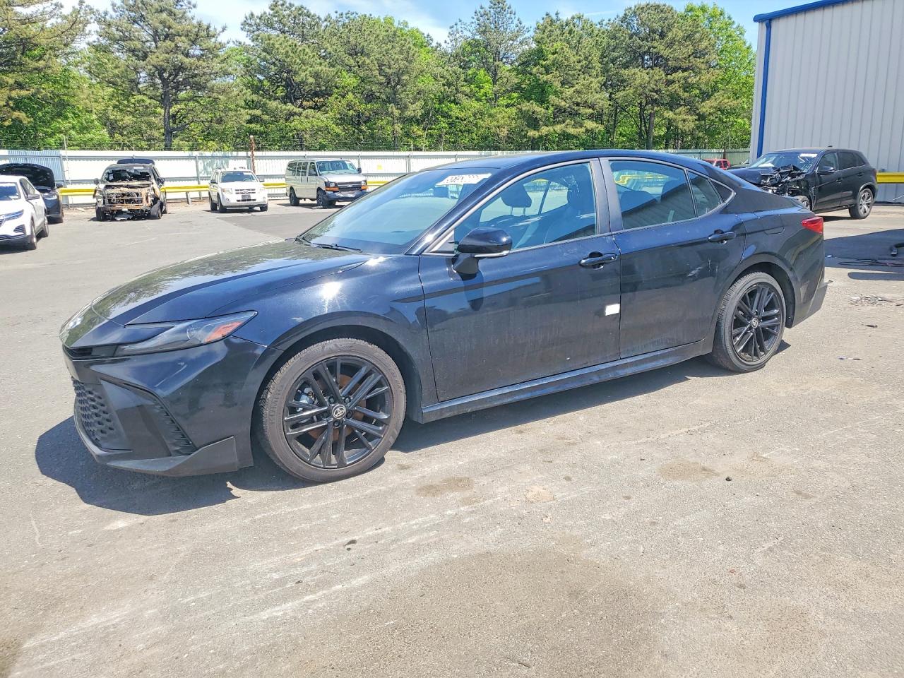 Salvage Toyota Camry Image