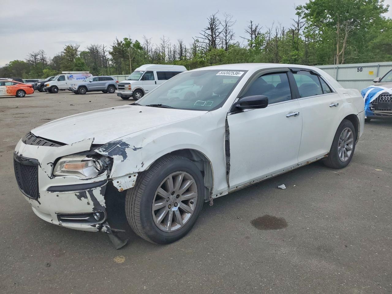 Salvage Chrysler 300 Image