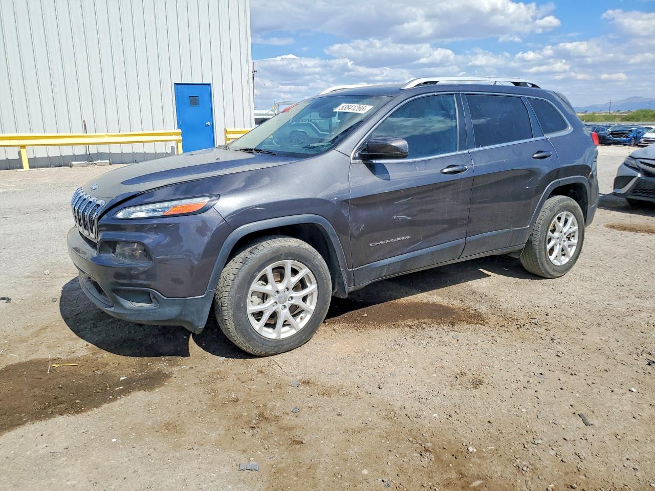 Salvage Jeep Cherokee Image