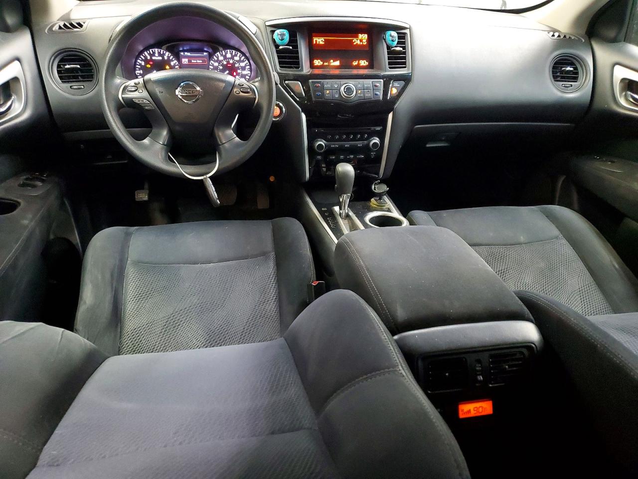 Nissan Pathfinder S