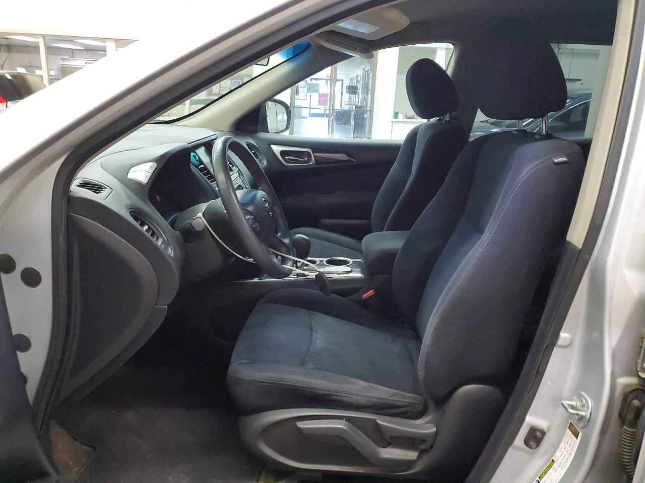Nissan Pathfinder S