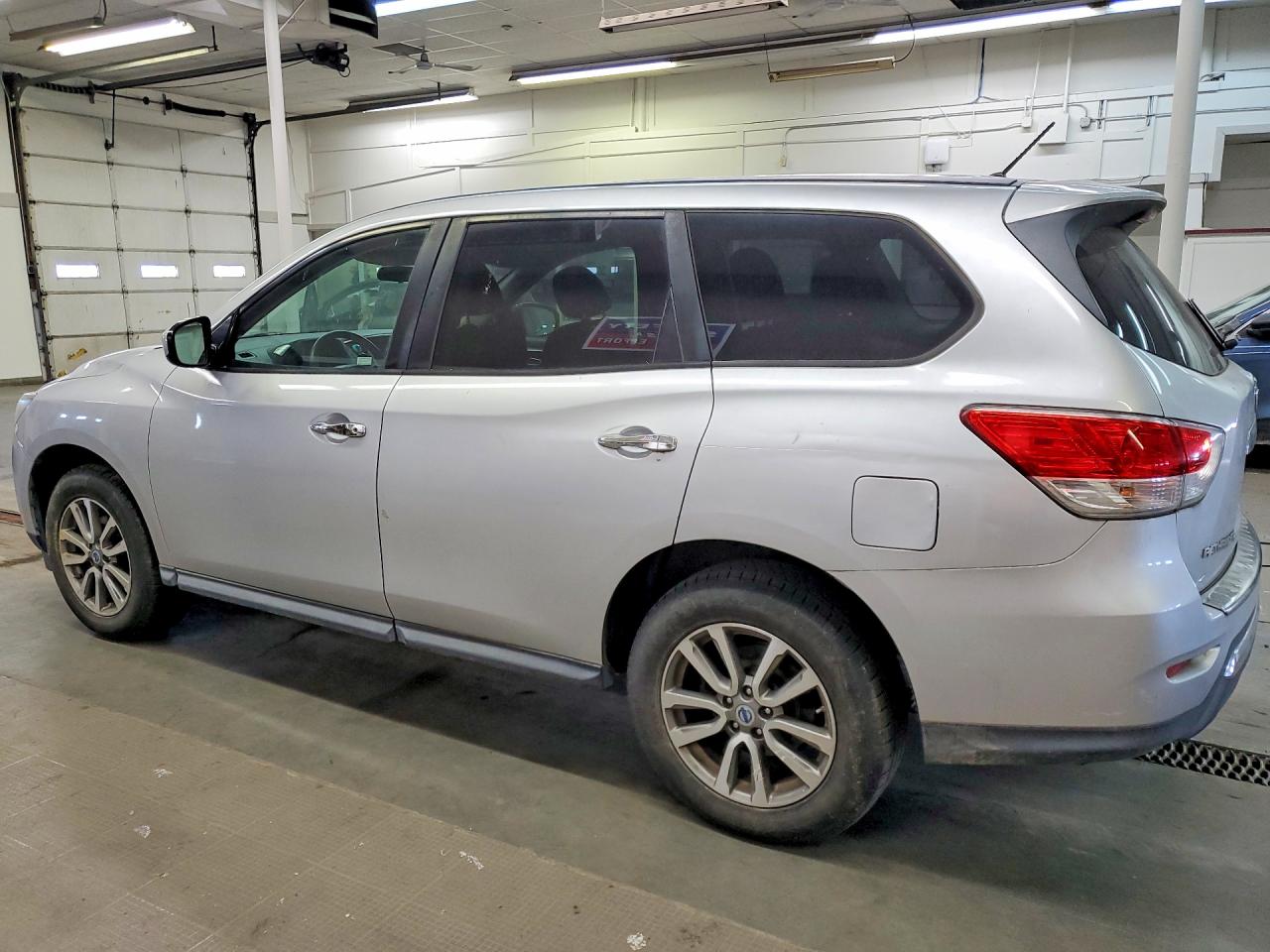 Nissan Pathfinder S