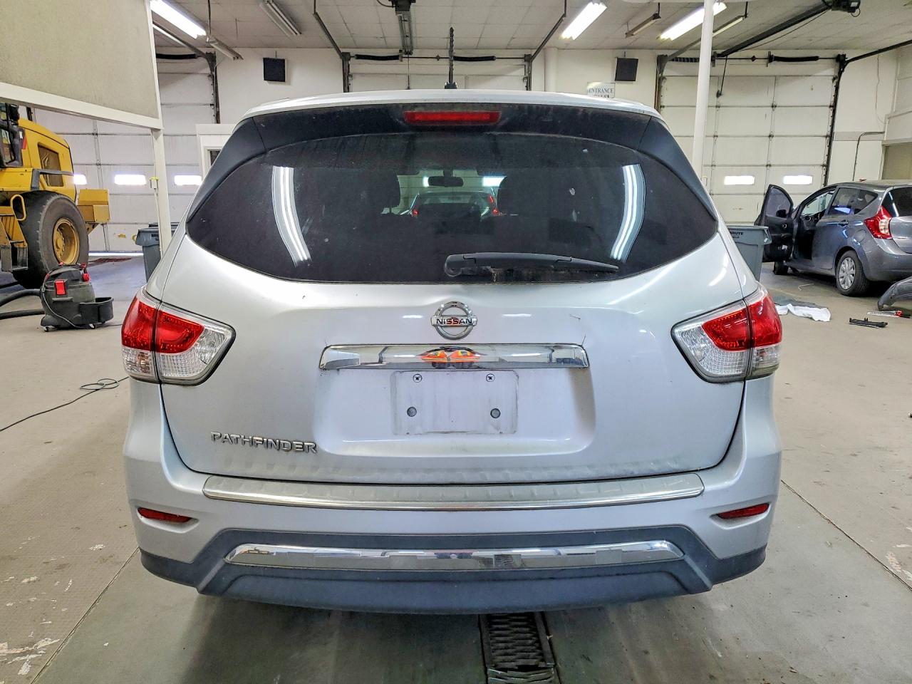 Nissan Pathfinder S