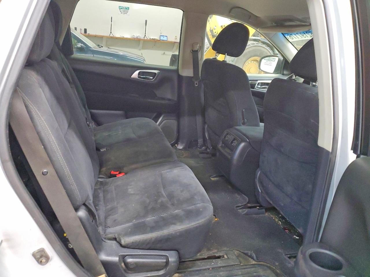 Nissan Pathfinder S